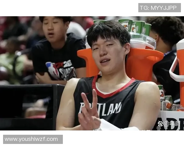 杨瀚森利拉德克林根阿夫迪亚全明星前夕开拓者举行特别仪式庆祝球员成就 杨瀚森利拉德克林根阿夫迪亚全明星前夕开拓者举行特别仪式庆祝球员成就